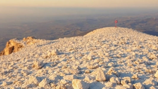 Pourquoi le Mont Ventoux est blanc ?